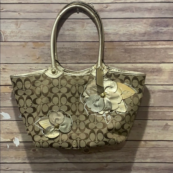 Coach Handbags - Large coach tote bag